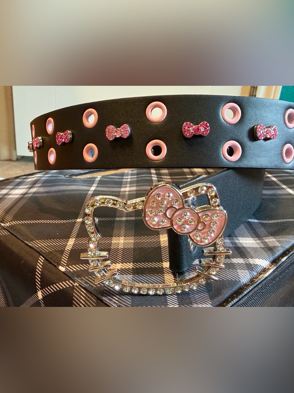 Hello Kitty Pink Bow Rhinestone Belt Buckle large NWOT